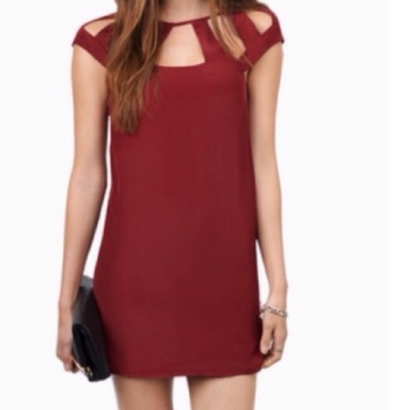 Tobi Dresses & Skirts - TOBI Cutout Burgundy Cap Shift Dress